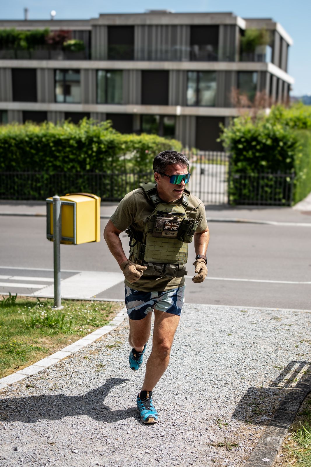Runner with weight vest at the Murph event